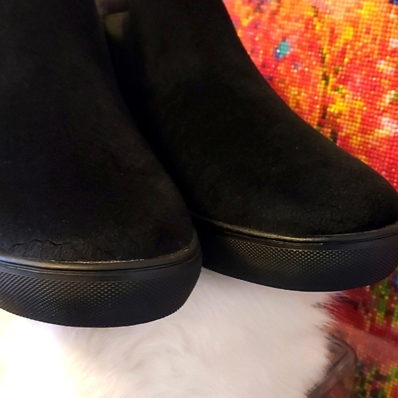 Womens CocoNuts by Matisse Harlan Velvet Slip-on Sneakers - Picture 4 of 11